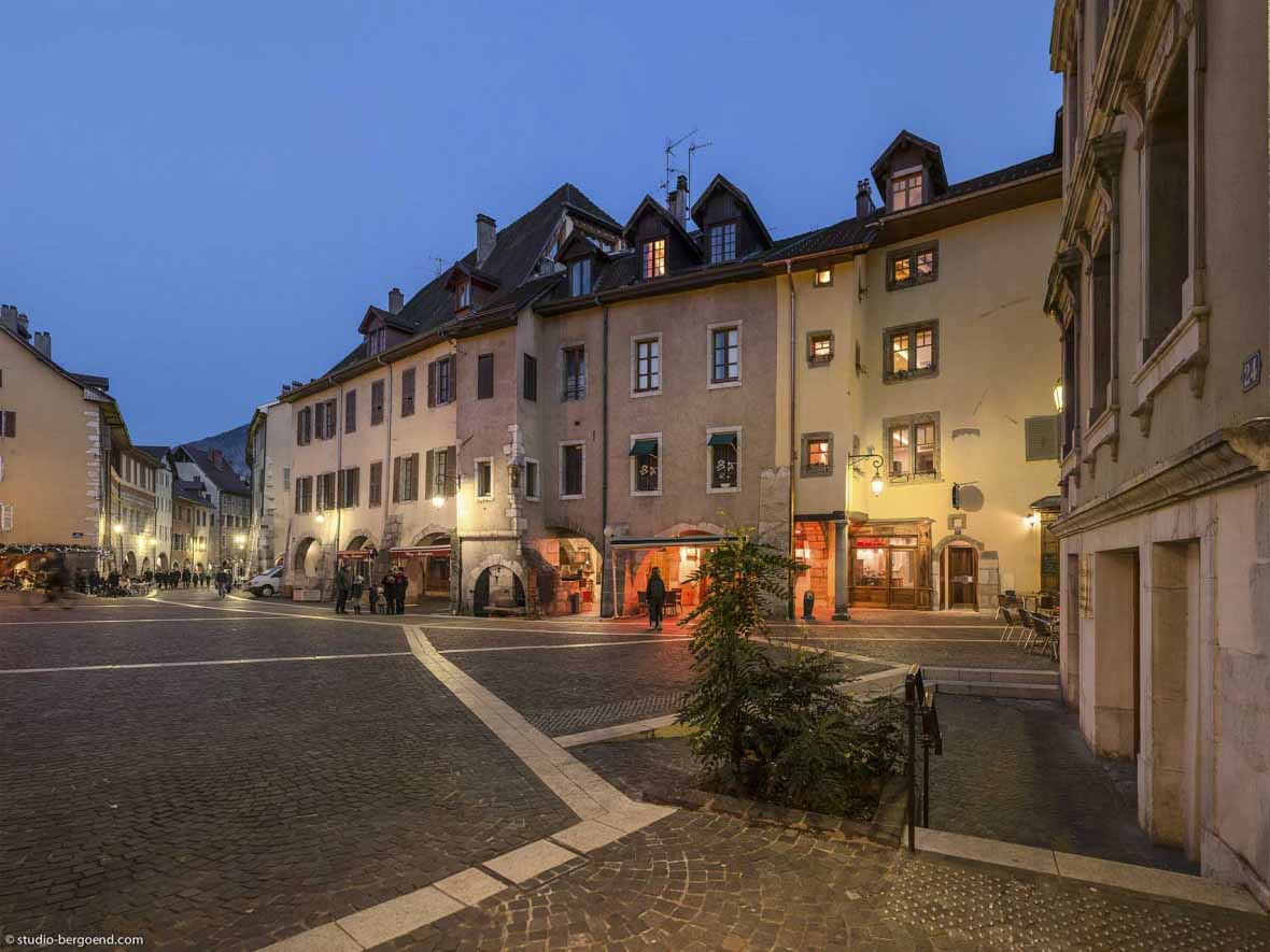 02 | IN THE HEART OF THE OLD TOWN